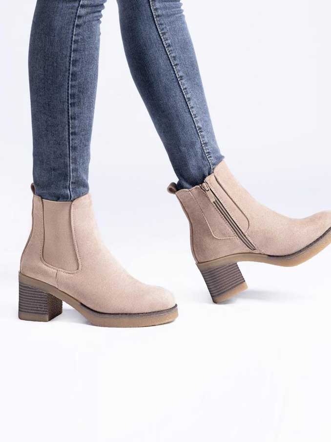 Arcelia - Støvler i ruskindslook med lille hæl